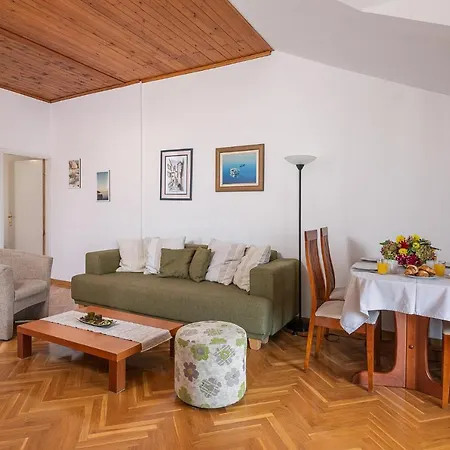 Apartment Rafaela *